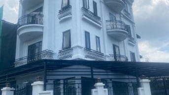 Cho thuê nhà 4 tầng mặt phố Cổ Nhuế, diện tích sử dụng 360m2