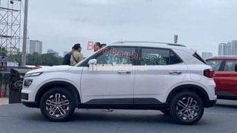 HYUNDAI VENUE