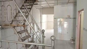 Cho thuê nhà MT QL50.Cách Ngã tư Nguyễn Văn Linh 100m.Dt 5x28.Giá 19tr