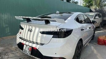 Hyundai Elantra 2019 1.6MT - 90000 km