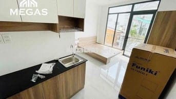 Căn Hộ Ban Công Ngay Sát Quận 1 , Quận 3