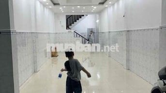 Mặt tiền nhà nguyên căn quận 12 ngay gần ngã 3 đông quan trước cổngKCN