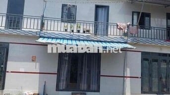 Nhà mặt tiền đường nhựa tim vàng 1 trệt 1 lầu tdt 42mv