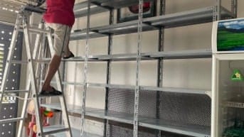 Kệ sắt v lỗ nhiều tầng của Ngọc Tín 