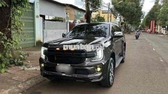 Ford Everest 2023 Titanium 2.0L 4x2 AT - 33000 km