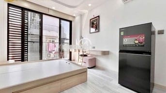 CĂN HỘ CAO CẤP CỬA SỔ VÀ BAN CÔNG THOÁNG MÁT Ở PHÚ NHUẬN GIÁP Q3,Q1