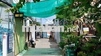 BÁN GẤP NHÀ CẤP 4 CÓ 2PN MT ĐƯỜNG OTO