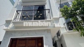 Ô tô đỗ cửa, nhà mới đẹp lung linh, khách sẵn xách vali về ở, nhà lô