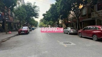 CẦN BÁN ĐẤT MẶT PHỐ TRẠM LONG BIÊN HÀ NỘI.