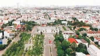 Bán Nhà Mặt Tiền, 3 Tầng, 4PN - KDC Hành Chính Dĩ An, Nhà Đẹp Ở Ngay
