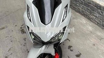 cần bán honda vario 2023/160abs chính chủ biển phố