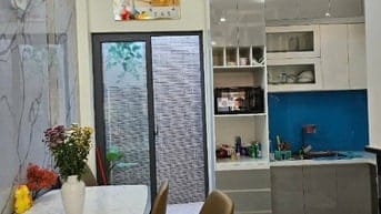 Nhà 4 lầu  MT Ngộp bank bán 6.3tỷ 84 Đào Tông Nguyen TT Nhà bè DT: 53,