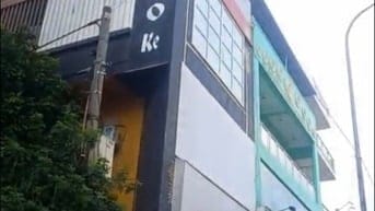 Nhà mặt phố Lạc Long Quân 5 tầng,100m2.26t , nểu thuê t1,t2 thì 20t 