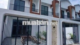 Nhà sổ riêng thổ cư gần chợ Thạnh Phú
