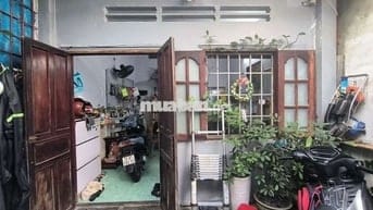 Cho thuê nhà cấp 4 khu dân cư yên tĩnh.