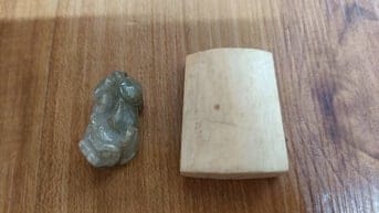 2 mặt để đeo đây truyền đò thiệt