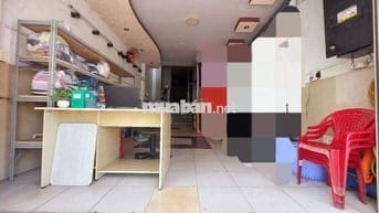 Cho thuê mặt bằng giá rẻ đường lớn ở Quận 7