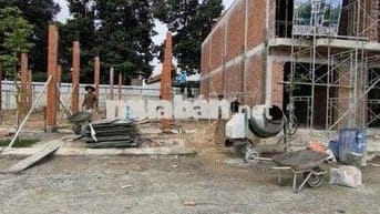 RA GẤP CĂN NHÀ PHỐ 1 TRỆT 1 LẦU