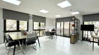 Lô góc 2 mặt thoáng - Cho thuê sàn 70m2 mặt phố Hoàng Quốc Việt- CG