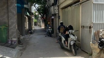 Cần bán 50m2 đất cửu việt 2 thị trấn Trâu Quỳ, giá 155tr/m2.