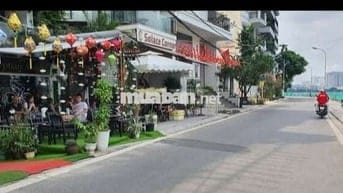 Tôi cần bán nhà lô góc mặt phố Quảng Khánh 6tầng thang máyfull nộithất