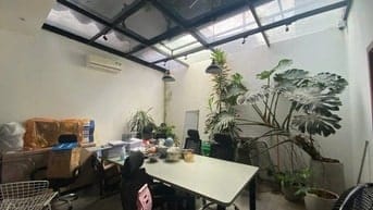 Chỉ có ở gần Hồ Xã Đàn, mặt ngõ trước nhà rộng, Ô tô tránh,ở/văn phòng