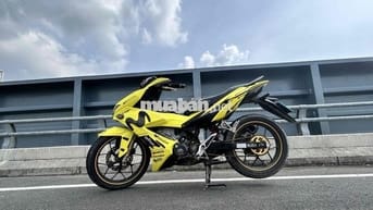 xe nguyên zin nồi có lên vài món đồ chơi