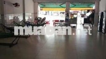 Mặt bằng kinh doanh Diên tích 100 m2 gần ngã tư