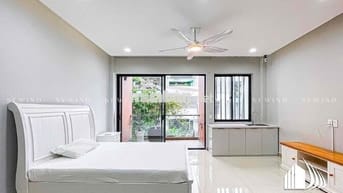 Cho thuê phòng ban công full nội thất bgay trung tâm quận 7