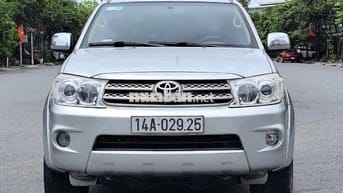 Toyota Fortuner 2.7 V 2011 - 315 Triệu