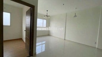 Chính Chủ Bán Gấp Căn 68 m2 (2PN 2 WC) Green Town - Giá 2,38 Tỷ