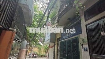 Cho thuê nhà thô nguyên căn tại trung tâm Bách Khoa