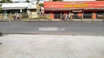 Bán đất mặt tiền quốc lộ 60.giữa cầu cái cấm va bùng binh  cầu  Hàm Lu