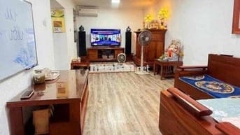 Bán nhà tập thể phố 8/3 nhà đẹp ở ngay kinh doanh 90m tầng 1 giá nhỉnh