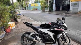 dư xe nên mình cần  bán   xe đậu ở nhà