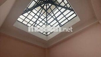 Hh 1/2 tháng ae dẫn dùm Nhà Hoàng Sa q3 2 lầu sân thượng