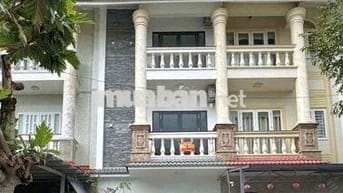 Nhà mới Lý Thái Tổ - Hưng Phú, Cái Răng giá 12 tỷ 700 triệu (T Lượng)