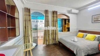 CHO THUÊ CĂN HỘ DỊCH VỤ 22m2 có Ban Công ở Lê Thánh Tôn Q1