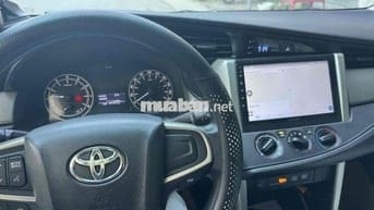 Toyota Innova 2016 2.0E - 900000 km