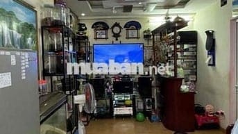 Chính chủ bán căn hộ thang máy ngoại phố Chùa Láng sổ đỏ 80 m2 ngay đạ
