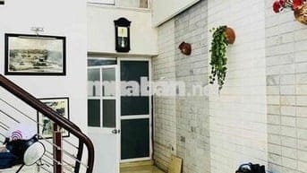 Bán nhà hẻm Nguyễn Văn Cừ, gần cầu Chương Dương. Bán đất tặng nhà