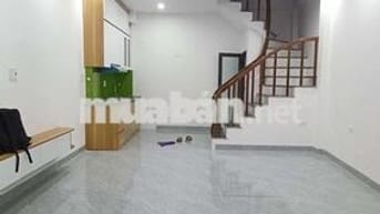 BÁN NHÀ PHẠM VĂN ĐỒNG GẦN KĐT CIPUTRA. 5 TẦNG SẴN Ở ĐẦY ĐỦ TIỆN ÍCH.