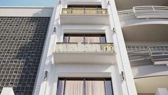 Nhà phân lô phố Kim Đồng, 6 tầng, Gara tầng 1, ô tô tránh trước nhà
