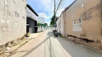 Bán gấp nhà Tân Phong ngay Gx Thuận Hoà giá rẻ bèo