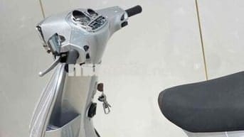 Vespa Sprint 125cc màu bạc