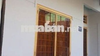 Thuê nhà nguyên căn, DT: 44m2, cách Siêu thị VinCom Hung Vuong 160m