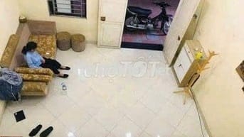 nhà cấp 4 diện tích 30m2 Ngõ 987 Ngô Gia Tự, Long Biên. Giá 3tr