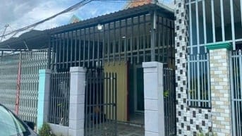 950tr Hàng chuẩn sổ hồng riêng ngay Bà Điểm cần bán gấp căn nhà 70m2