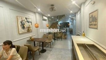 sang nhượng cửa hàng có tên tuổi ở phố Huế