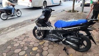 Chính chủ máy zin ,sơn sin đủ 2 khiển ,lốp trước c